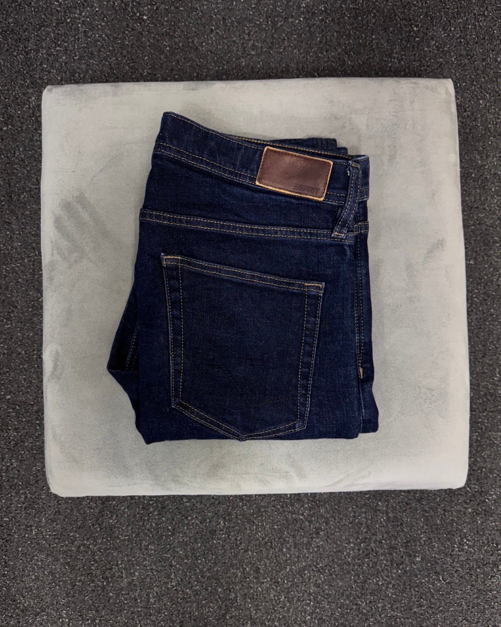 ESPRIT Slim w32l36