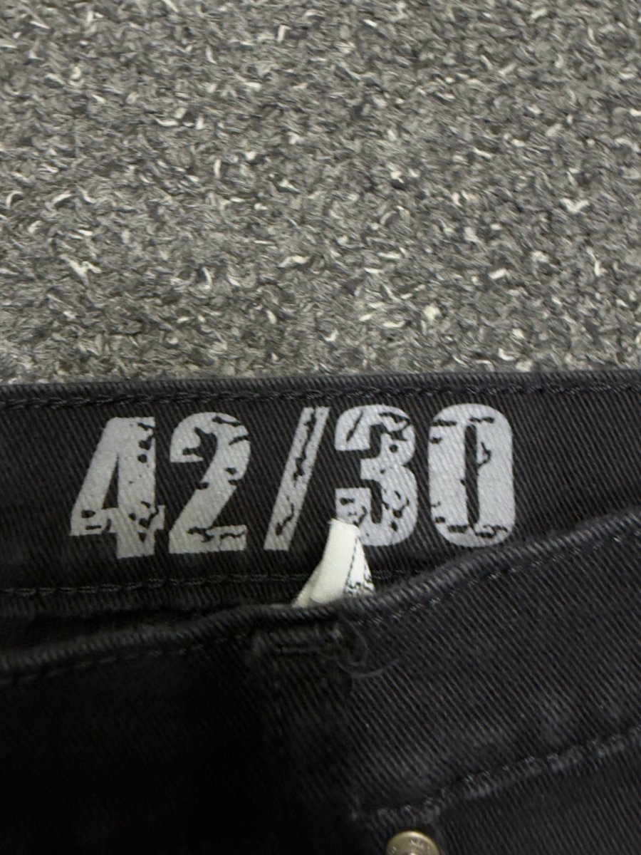 hero straight w42l30