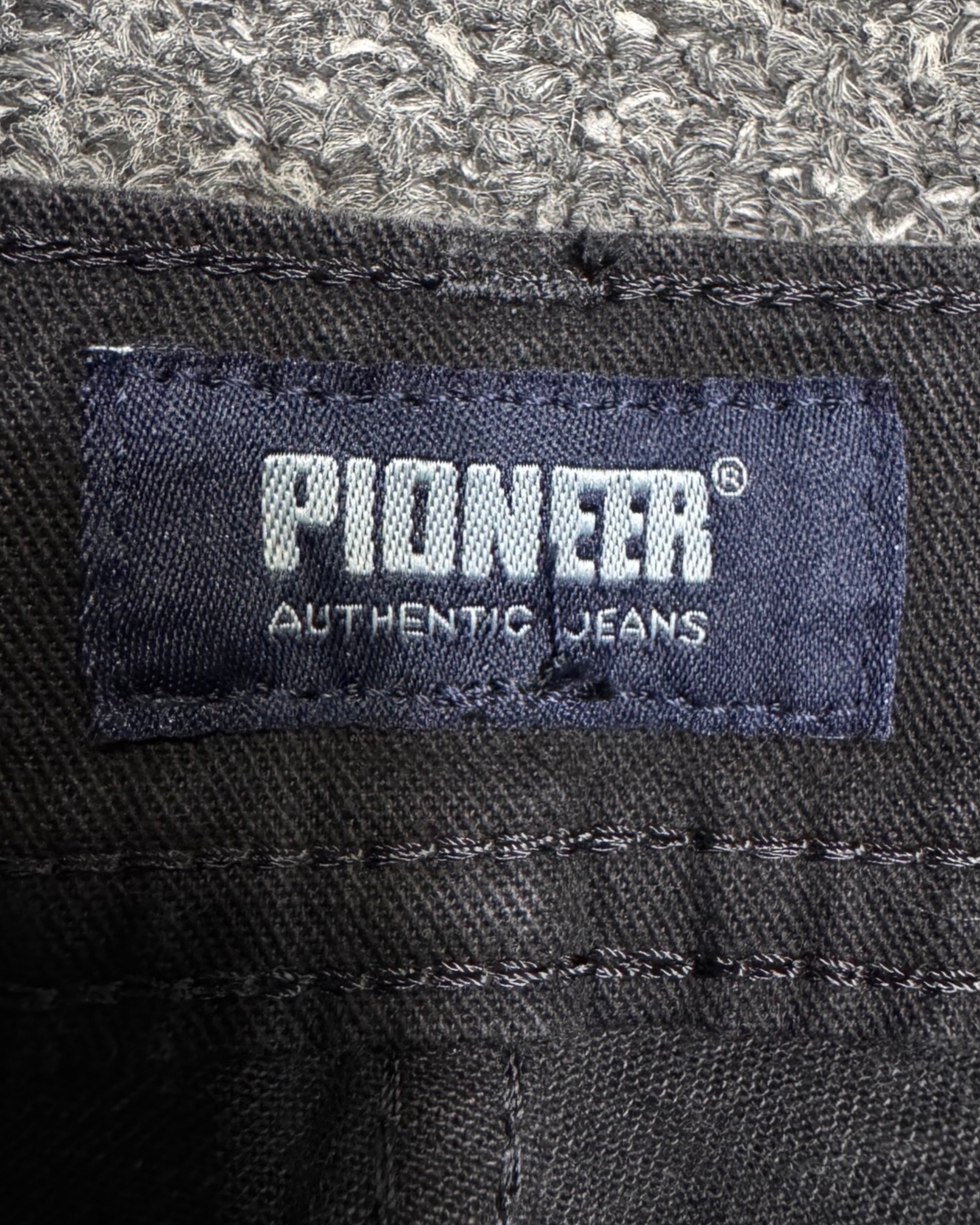pioneer Regular w36L30