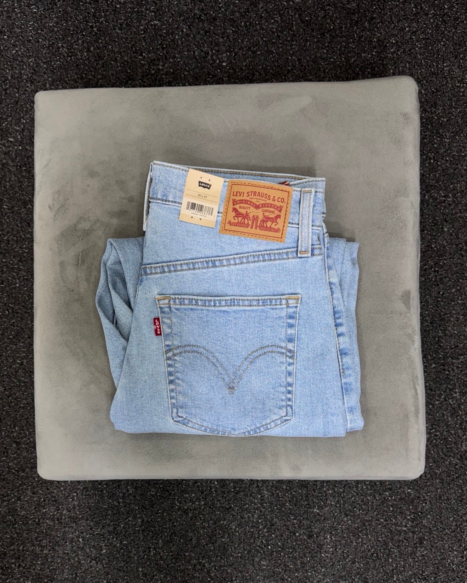 LEVIS MOM JEANS W30L27