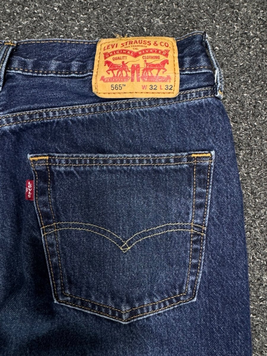 LEVI'S 565 W32L32
