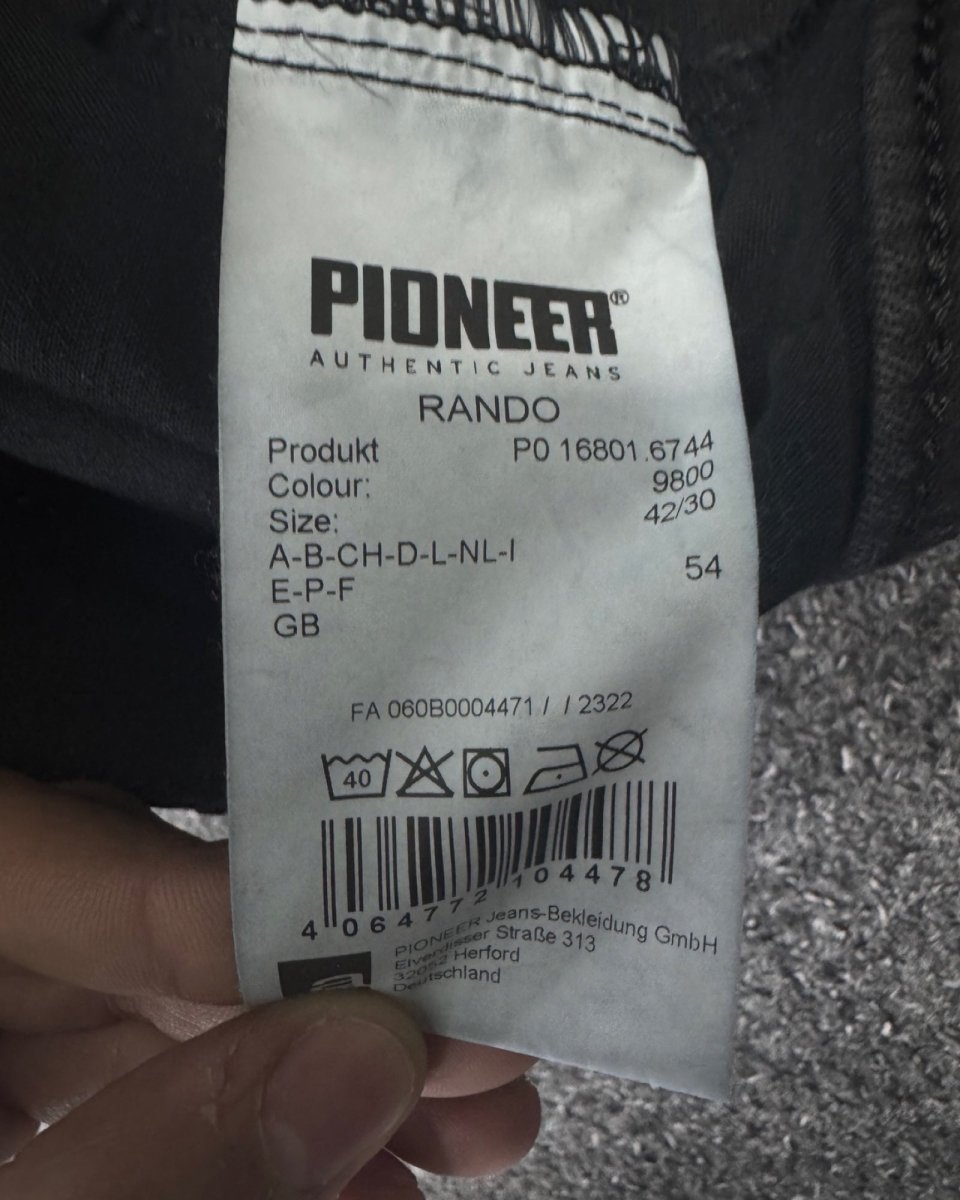 pioneer Regular w42l30