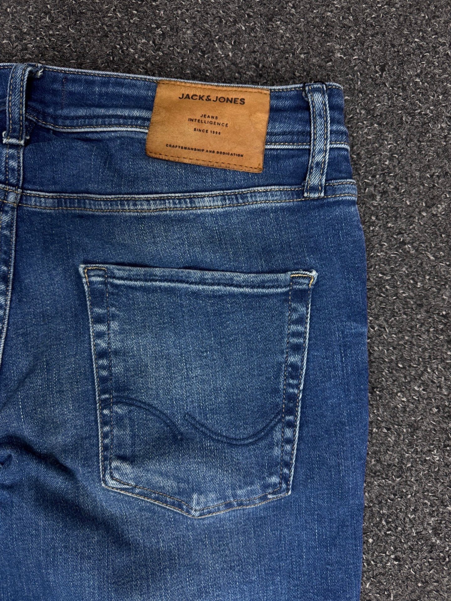jack&jones regular w33l32
