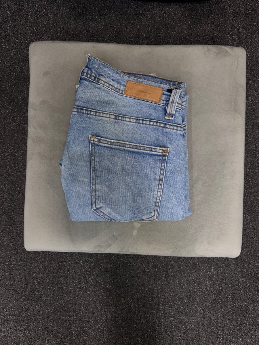 ZARA SLIM W31L32