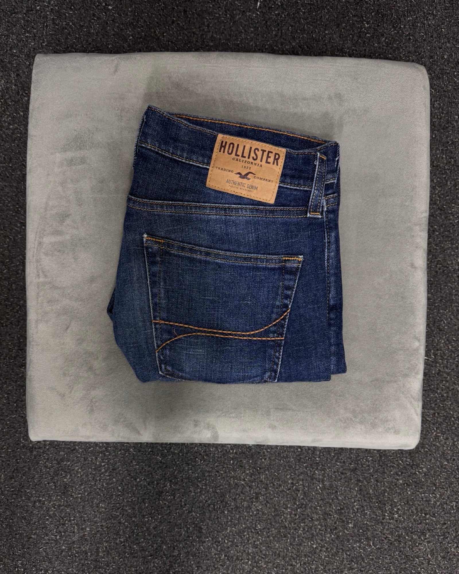 hollister slim w31l30