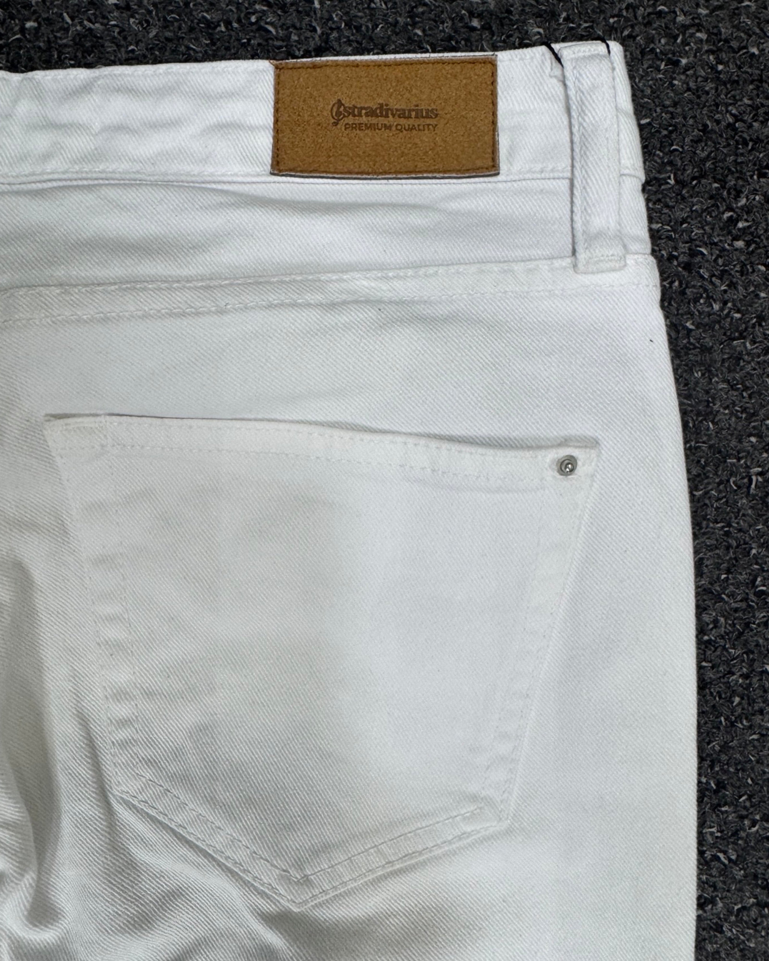 stradivarius Flare w28l32