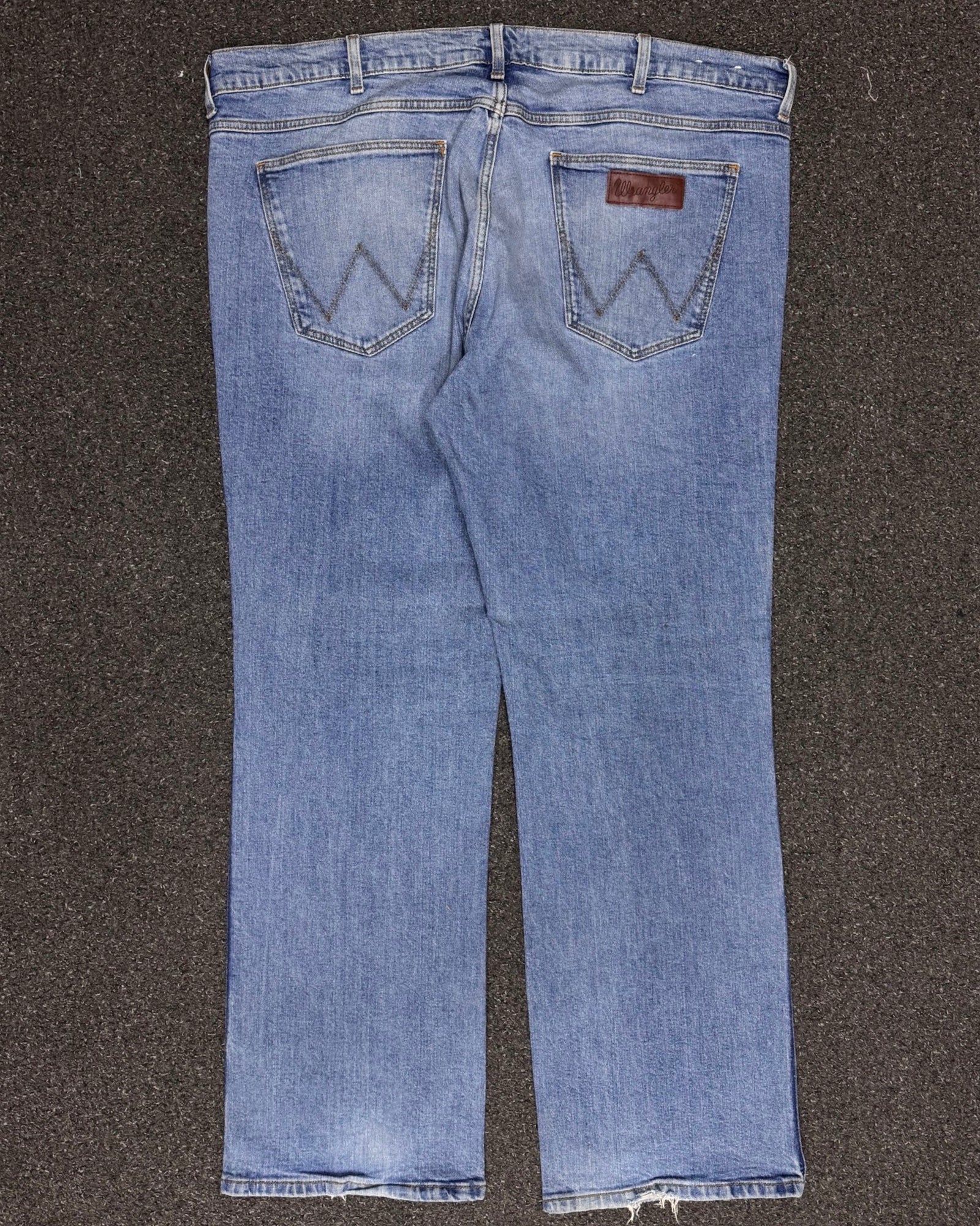 wrangler straight w42l32