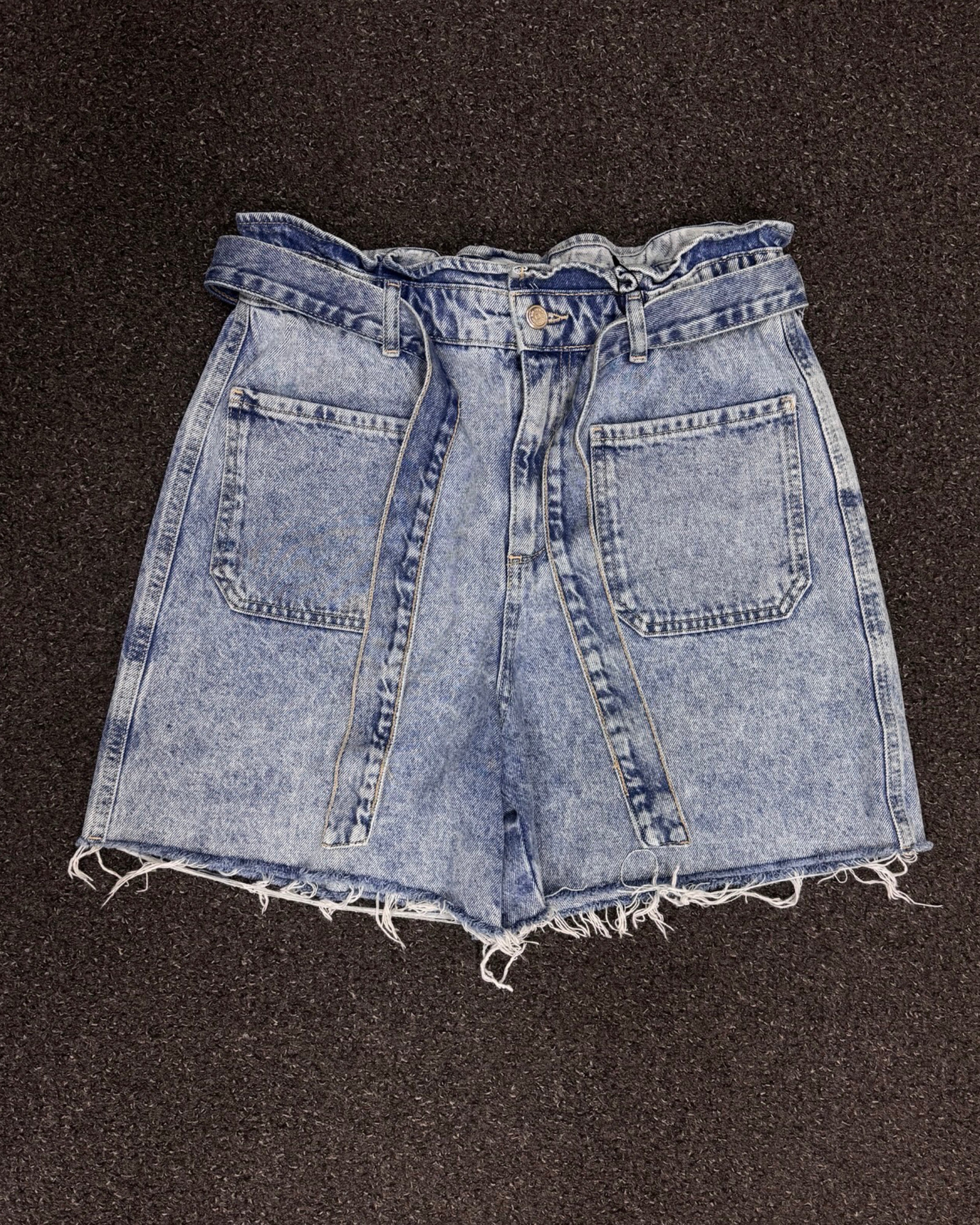 ZARA SHORTS W28