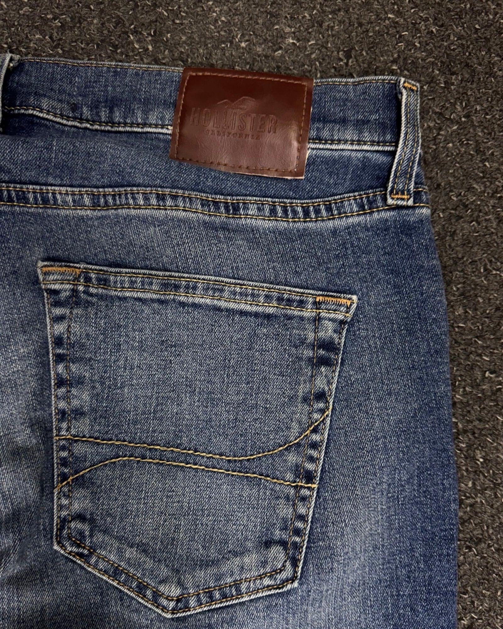 hollister Regular w32L30