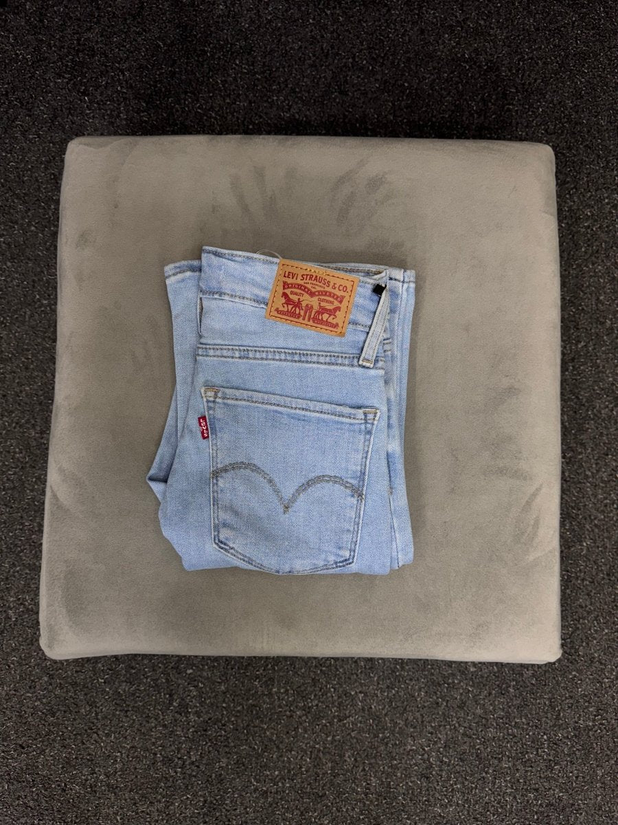 levi's bootcut w24l30
