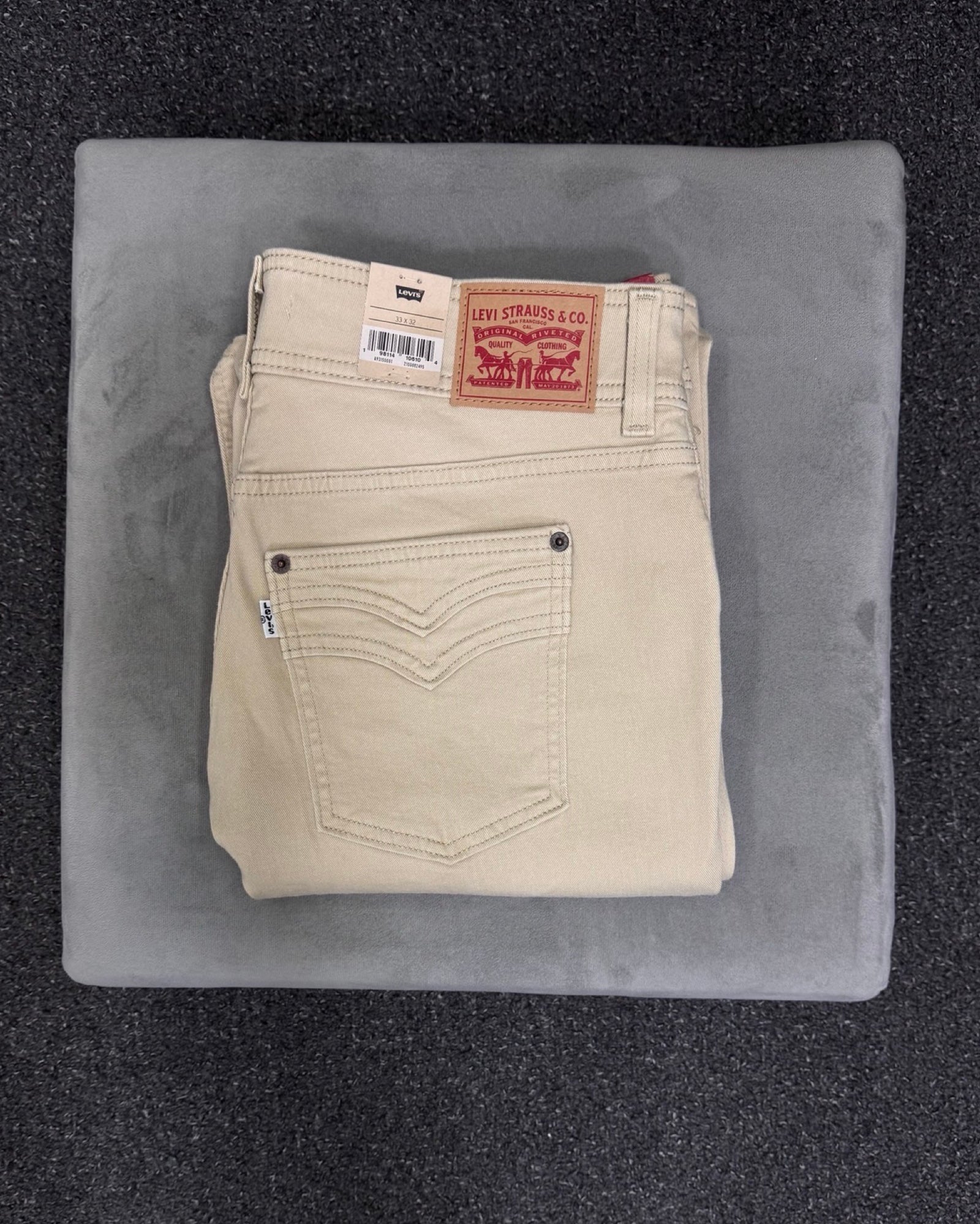 LEVIS BOOTCUT W33L32