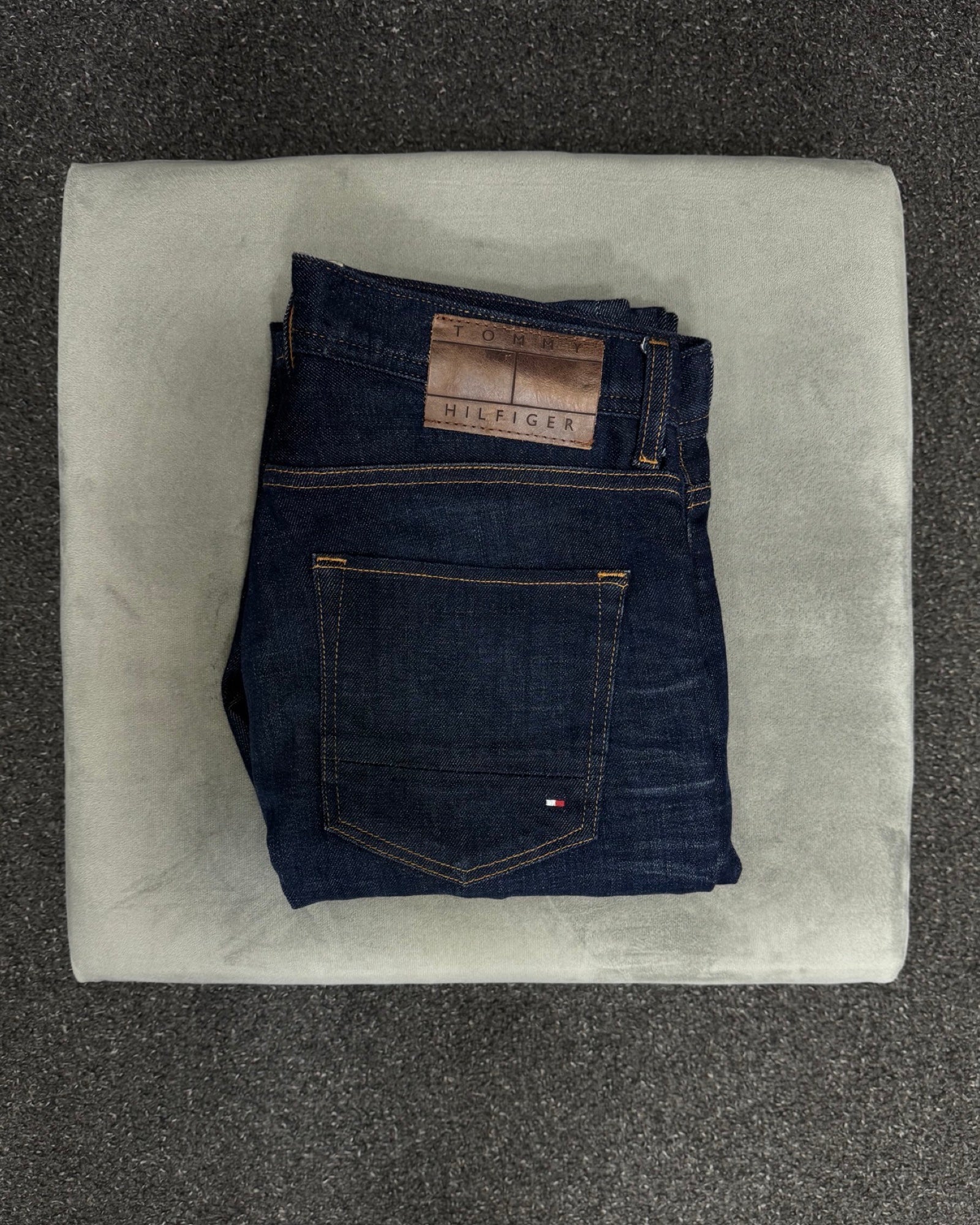 TOMMY HILFIGER Slim w31L36