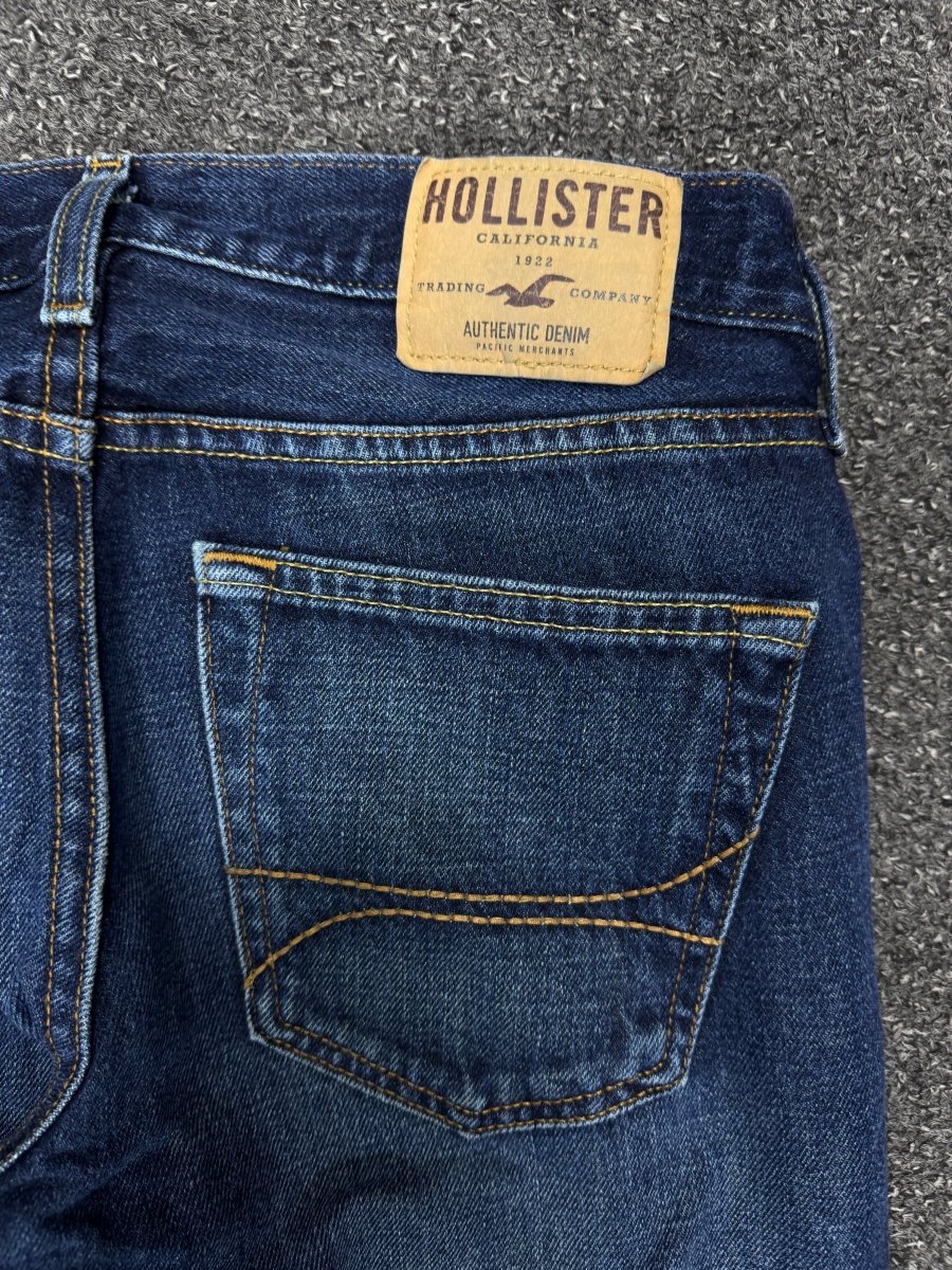 HOLLISTER REGULAR W30L32