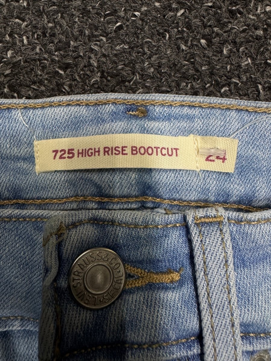 levi's bootcut w24l30