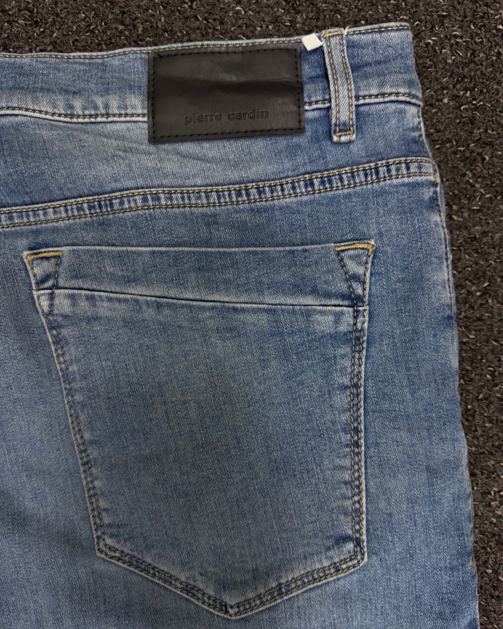 pierre cardin Straight w48L34