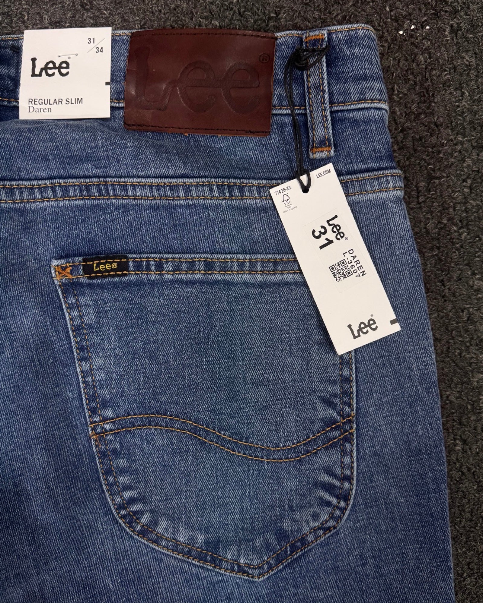 LEE JEANS