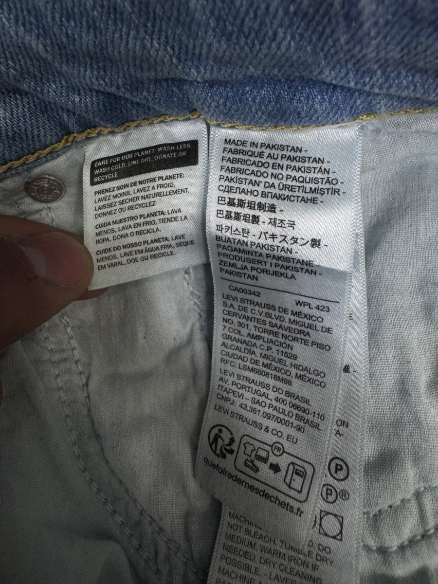 levi's kickbootcut high waist w28l27