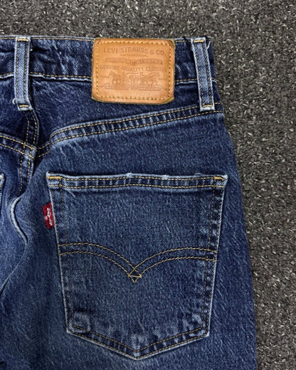 Levis Straight w25l30