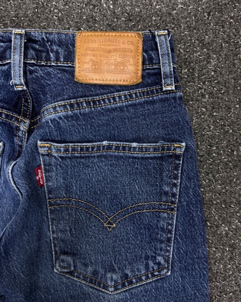 Levis Straight w25l30