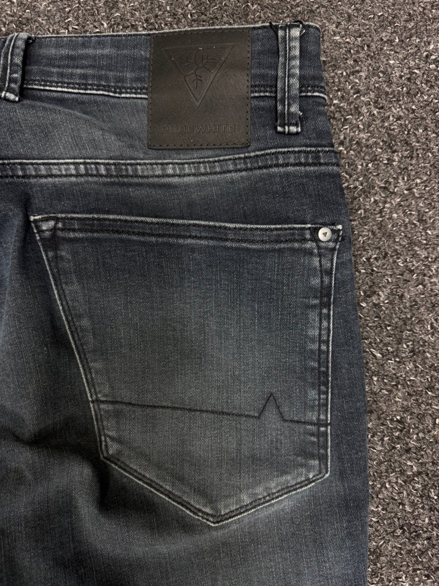 Pure white Slim w30l32