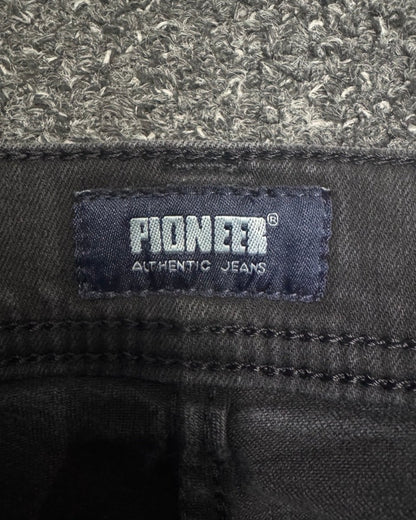 pioneer Regular w42l30