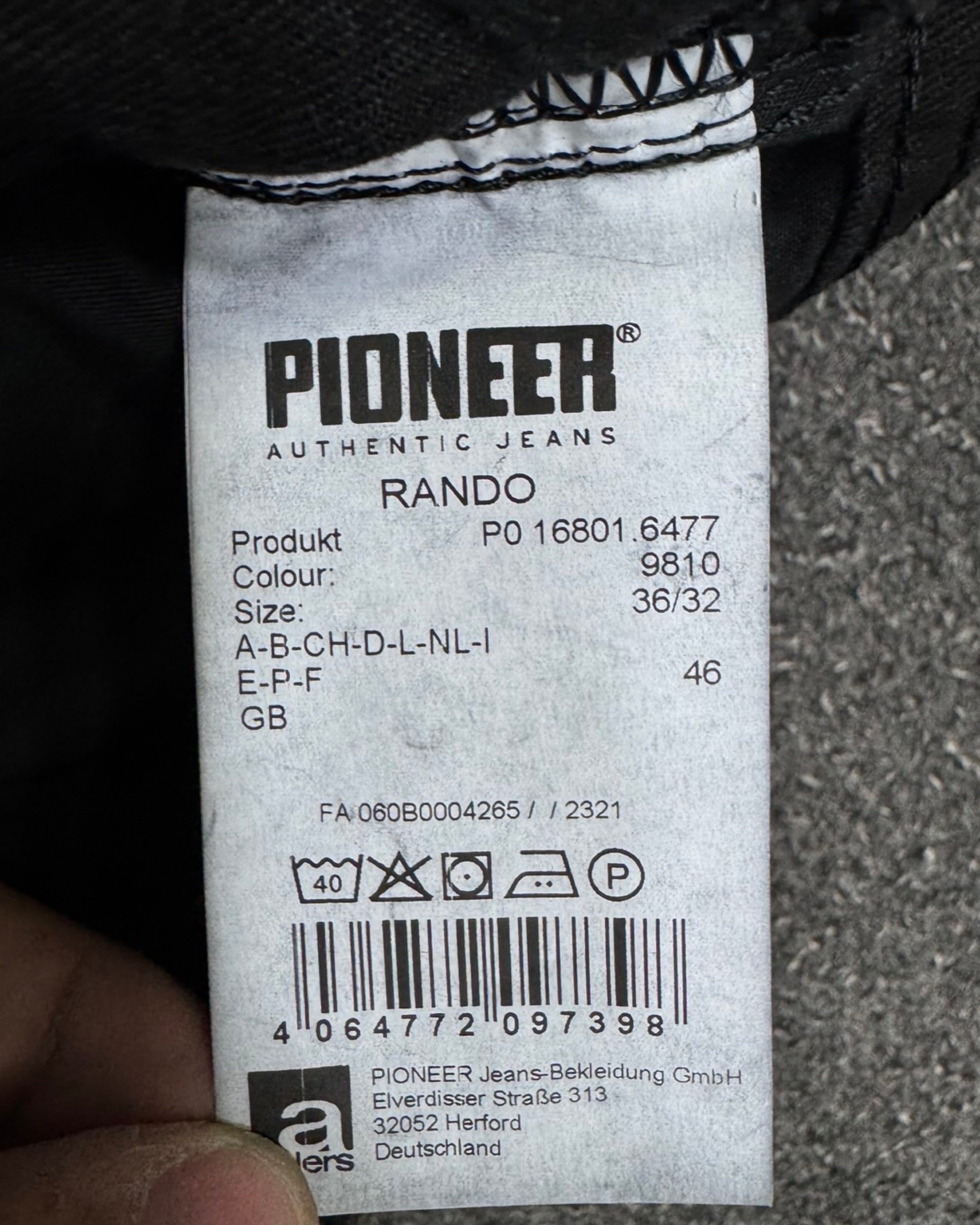 pioneer Regular w40L32