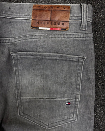 TOMMY HILFIGER Slim w32l32