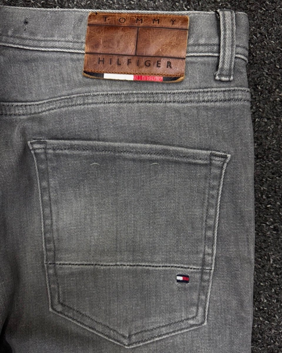 TOMMY HILFIGER Slim w32l32