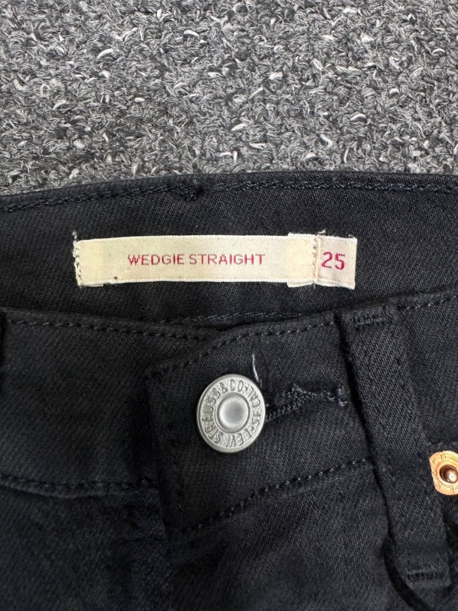 levi's wedgie straight w25l26