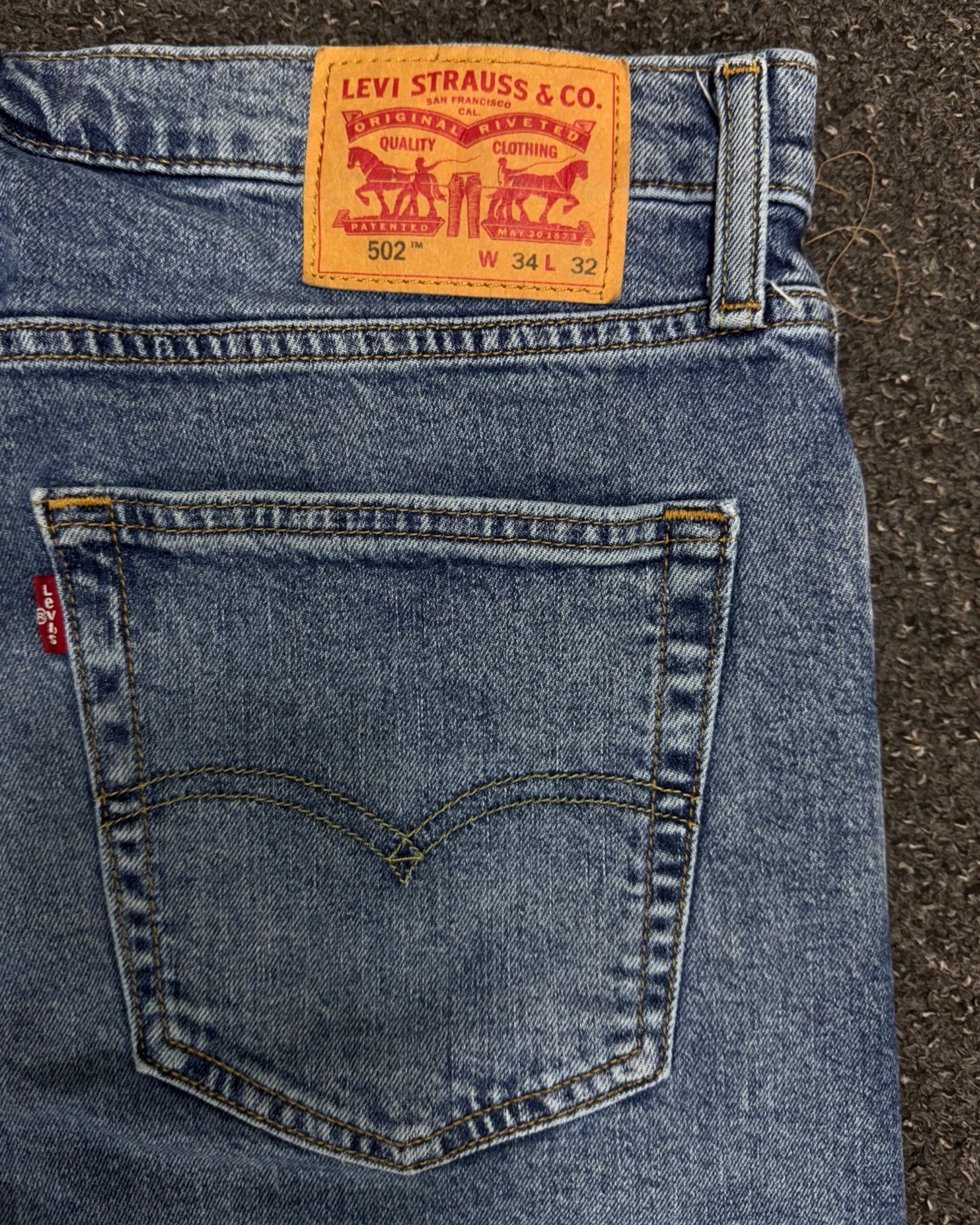LEVI'S 502 w34L32