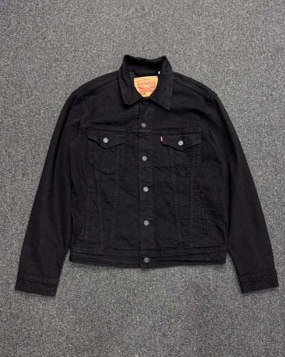 LEVIS M
