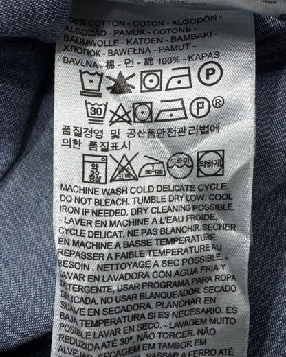 LEVIS M