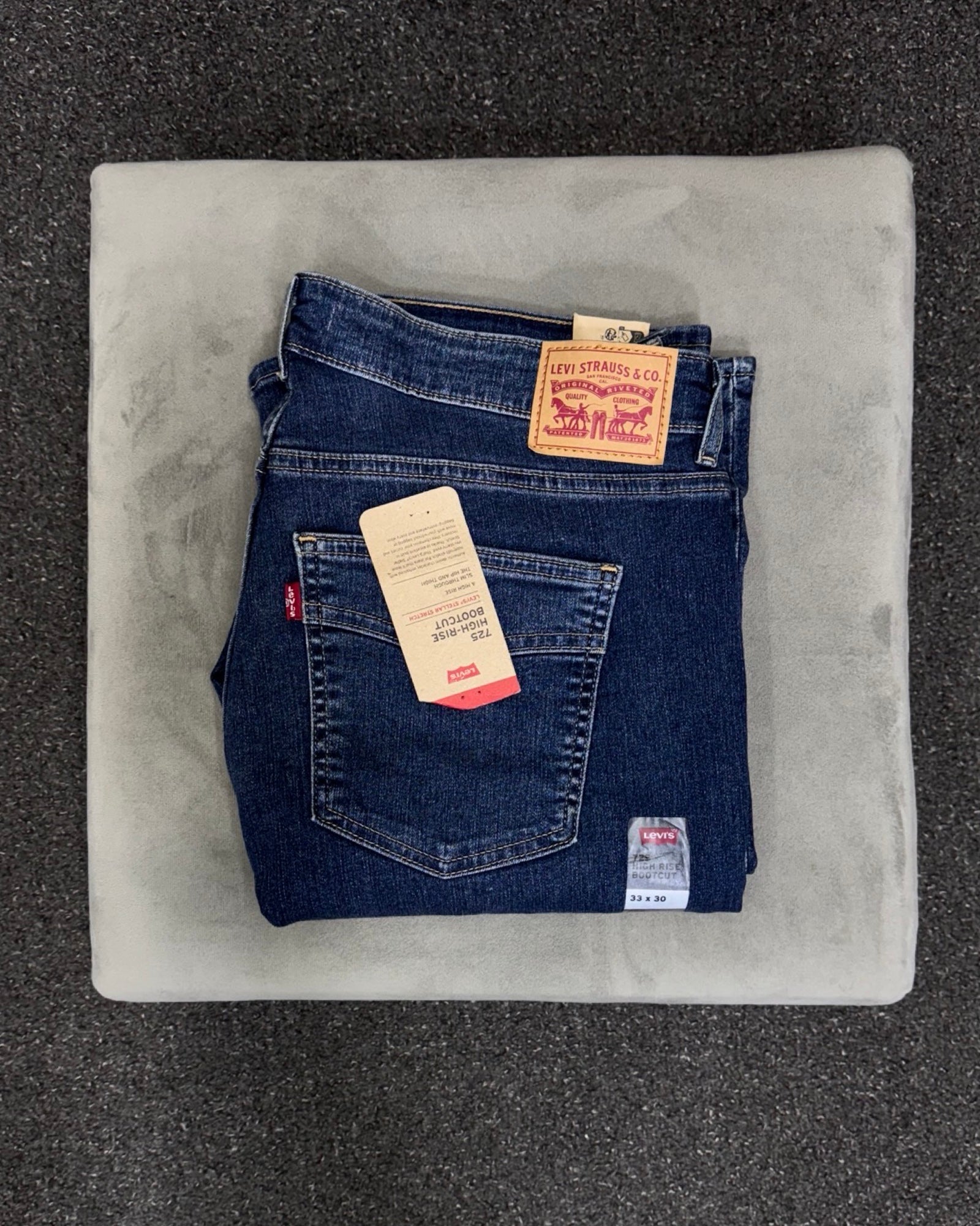 LEVIS 725 BOOTCUT W33L30
