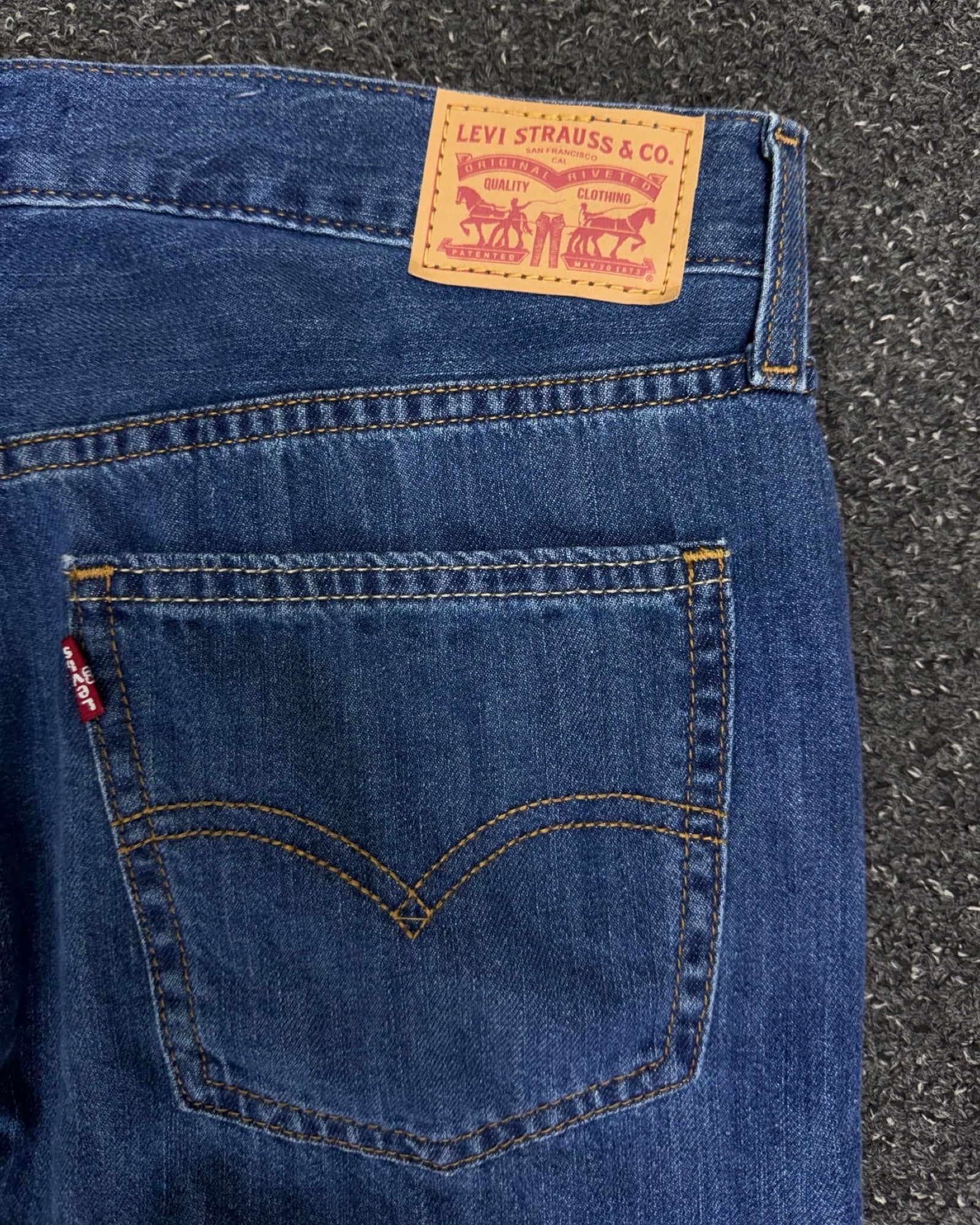 levi's Straight w28l30