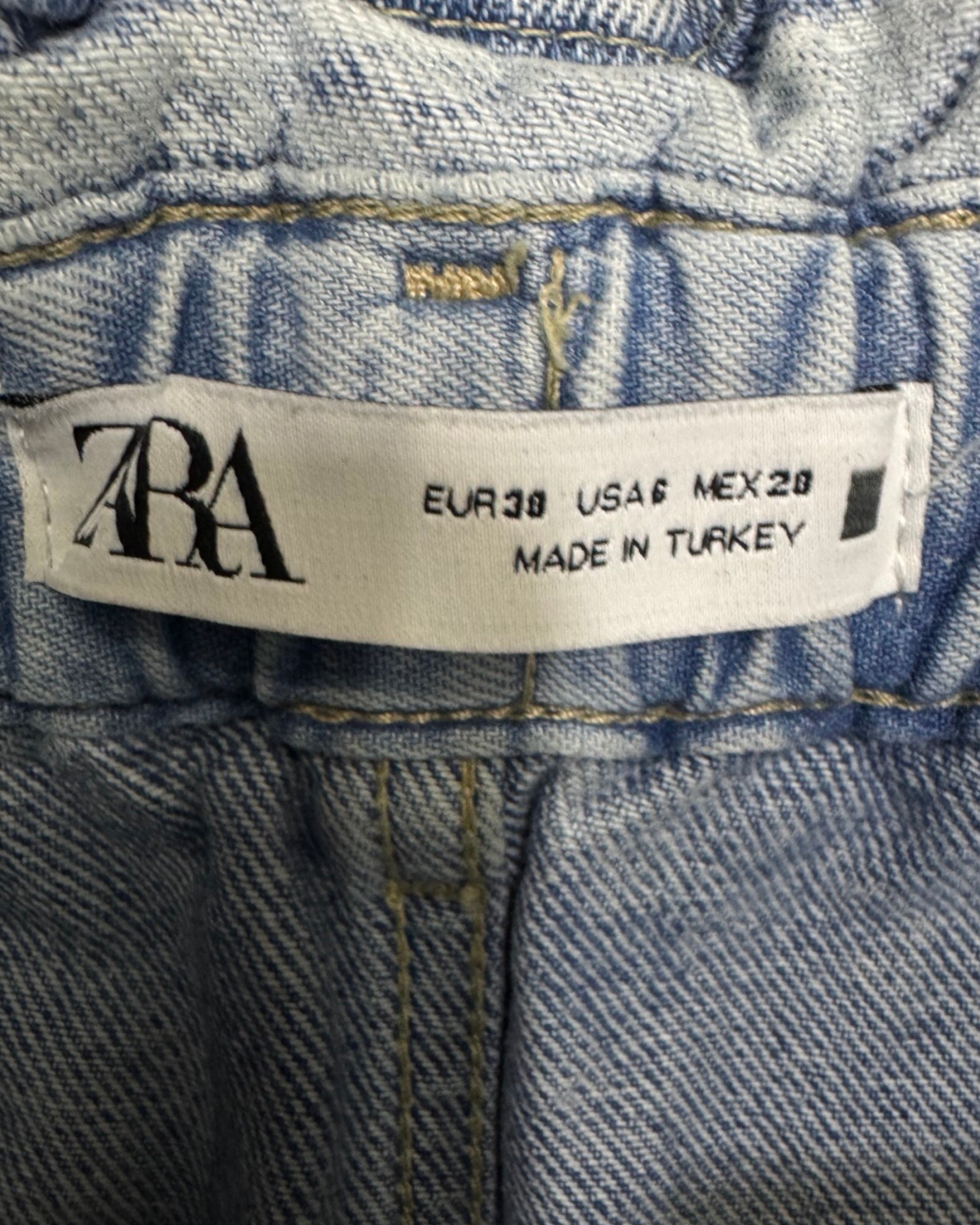 ZARA SHORTS W28