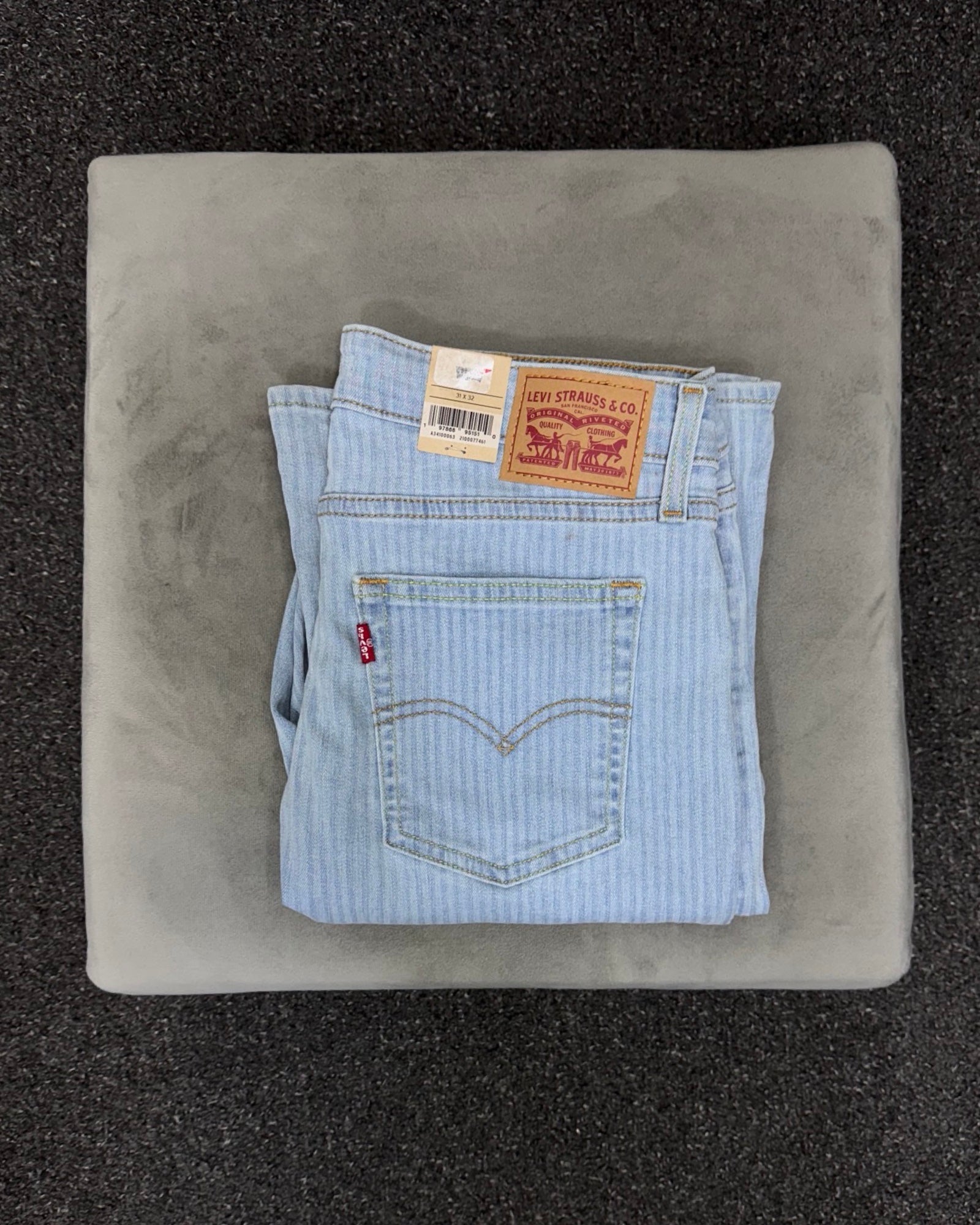LEVIS BOOTCUT W31L32