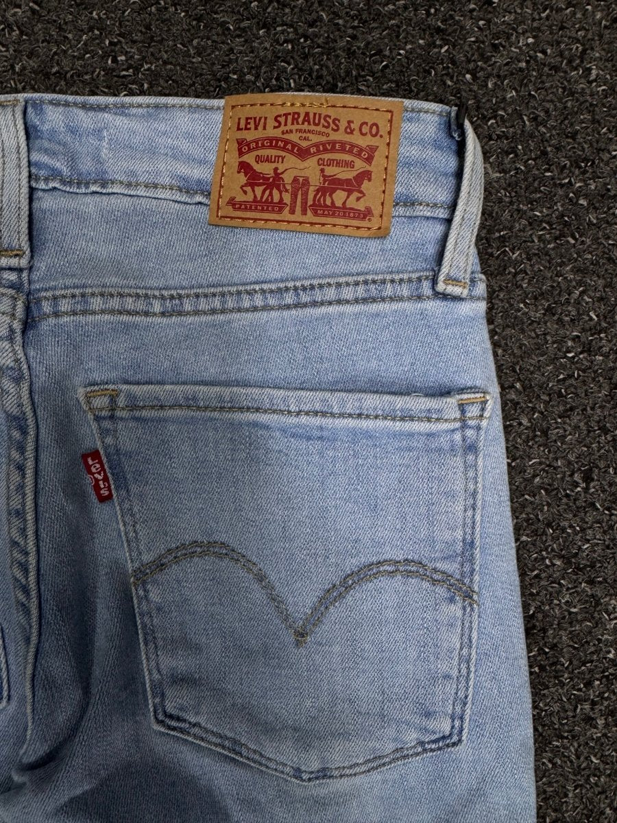 levi's bootcut w24l30