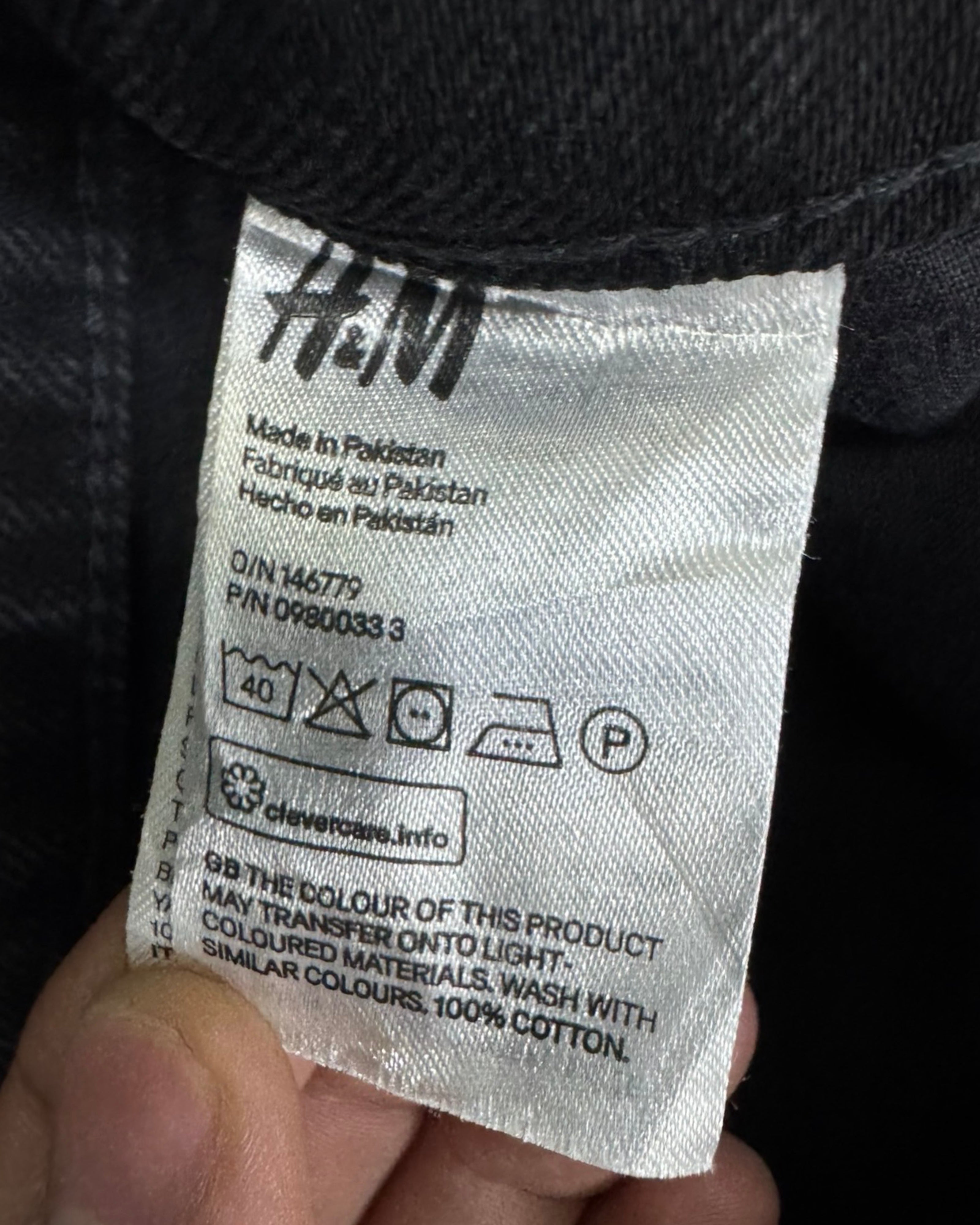 H&M SHORTS W26