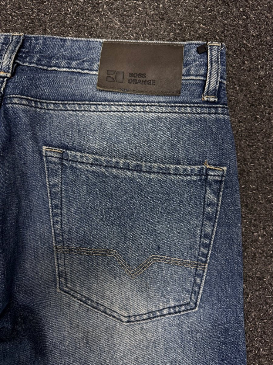 HUGO BOSS Straight w32l34