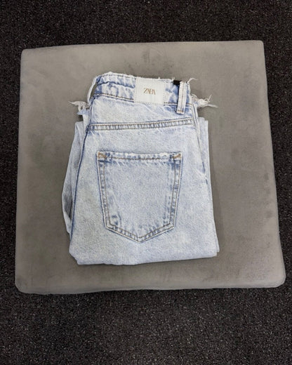 ZARA MOM W24L30