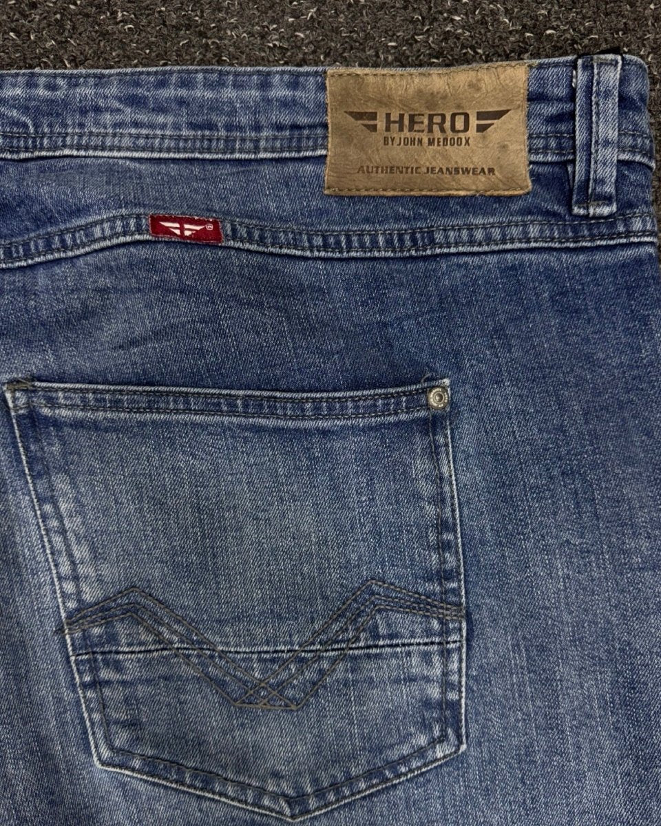 hero straight w50l32