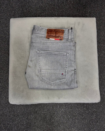 TOMMY HILFIGER Slim w32l32