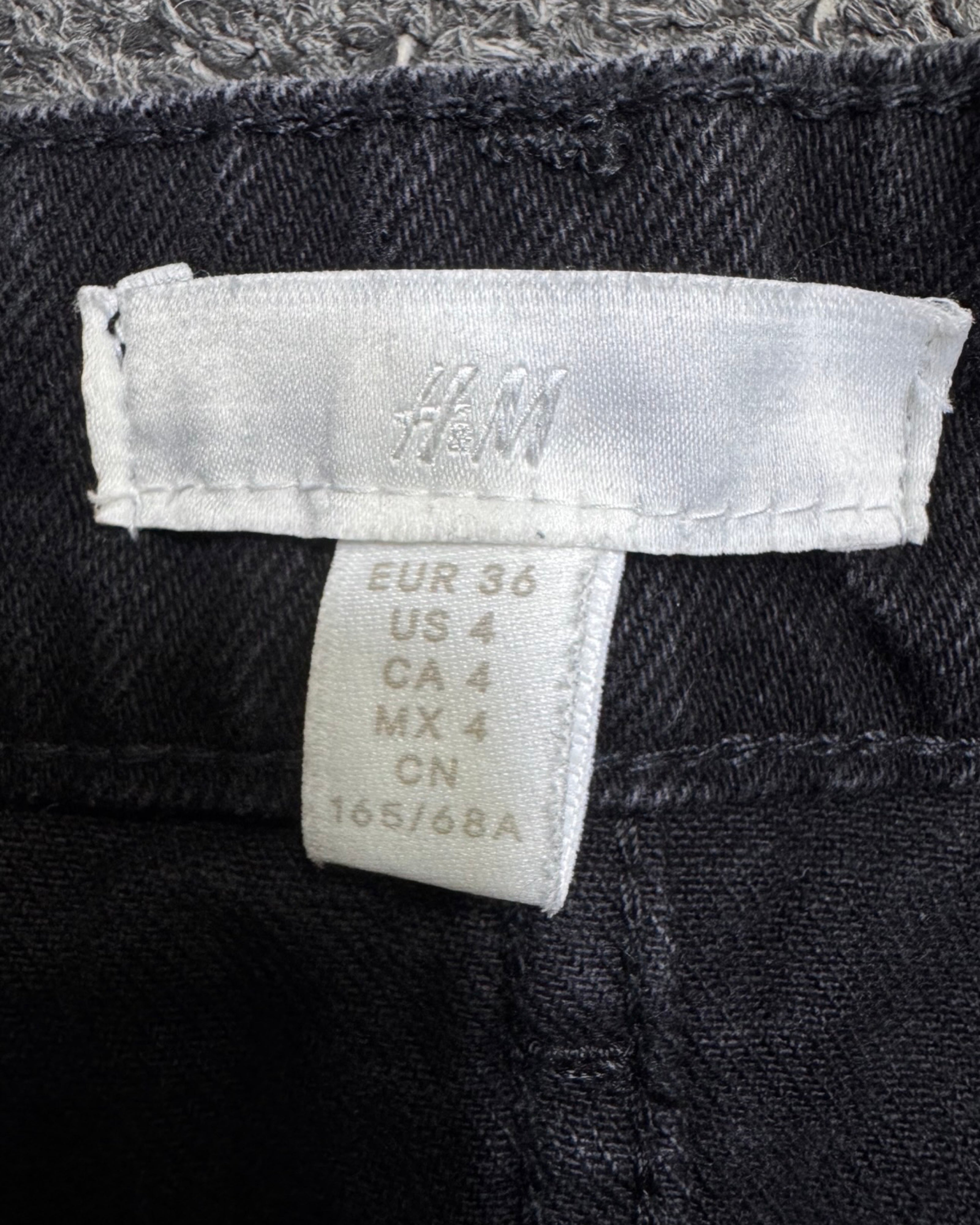 H&M SHORTS W26