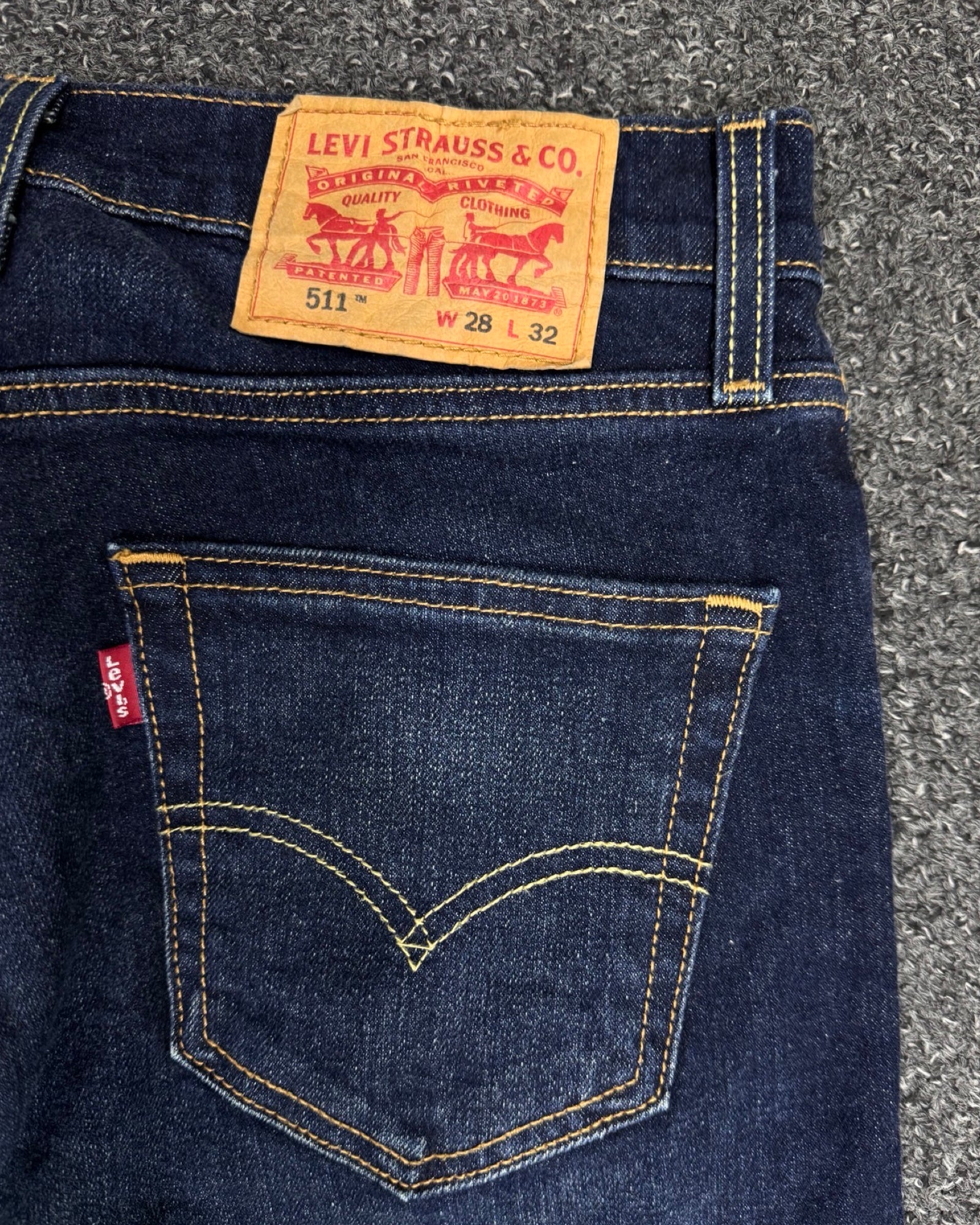 LEVI'S 511 w28l32