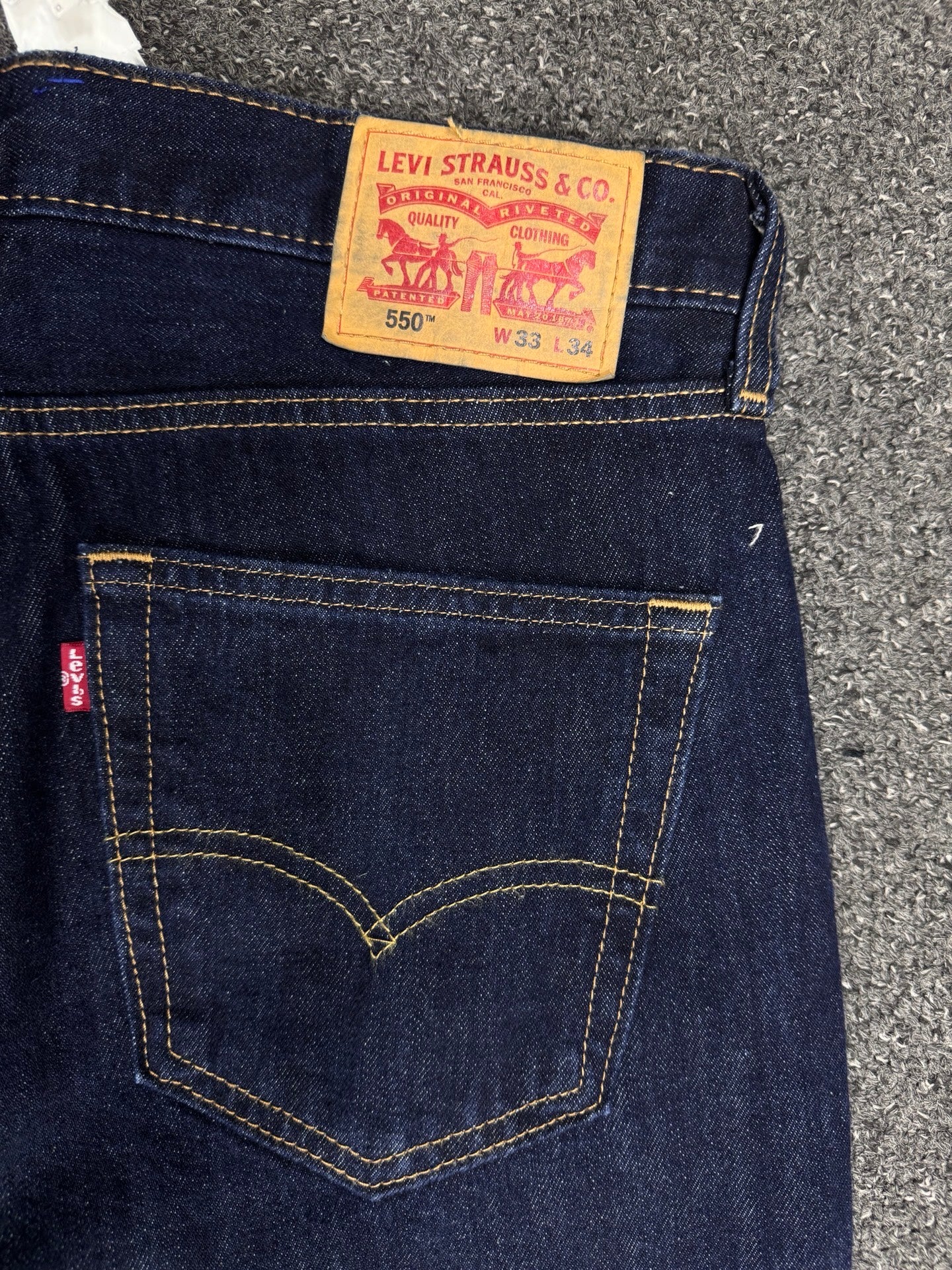 LEVI'S 550 RELAXED W33L34